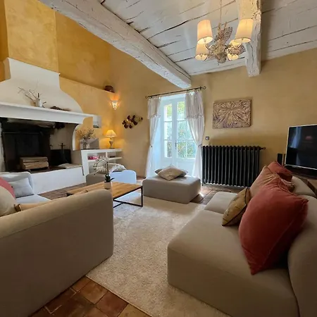 Elegant 18th-century Bastide In Provence With Panoramic Views And Private Pool فالونسول