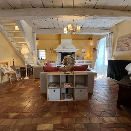 Elegant 18th-century Bastide In Provence With Panoramic Views And Private Pool فالونسول