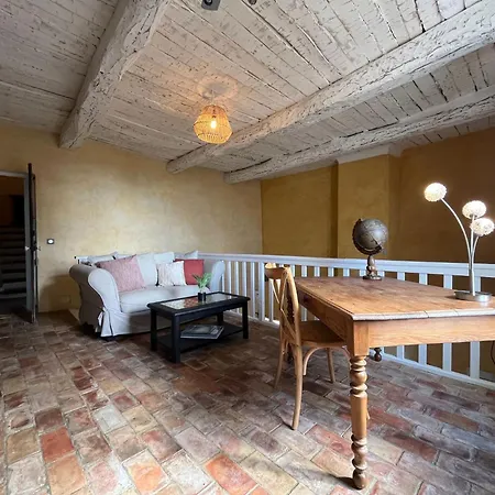 Elegant 18th-century Bastide In Provence With Panoramic Views And Private Pool فالونسول