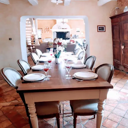Séjour à la ferme Elegant 18th-century Bastide In Provence With Panoramic Views And Private Pool