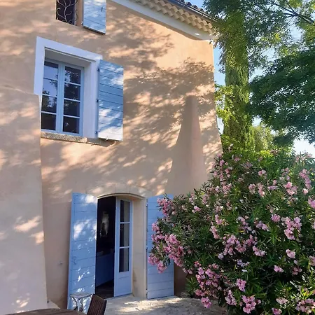 Séjour à la ferme Elegant 18th-century Bastide In Provence With Panoramic Views And Private Pool Valensole