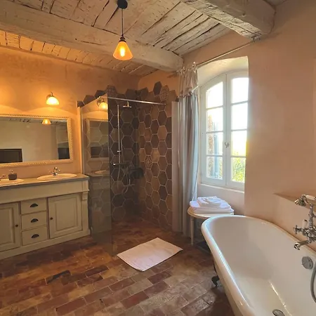 Elegant 18th-century Bastide In Provence With Panoramic Views And Private Pool Séjour à la ferme *