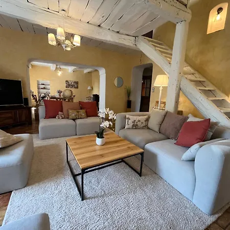 Elegant 18th-century Bastide In Provence With Panoramic Views And Private Pool