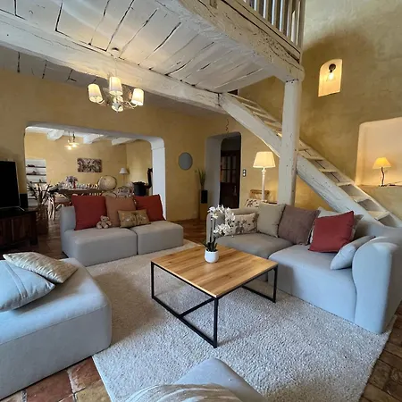 Elegant 18th-century Bastide In Provence With Panoramic Views And Private Pool Séjour à la ferme