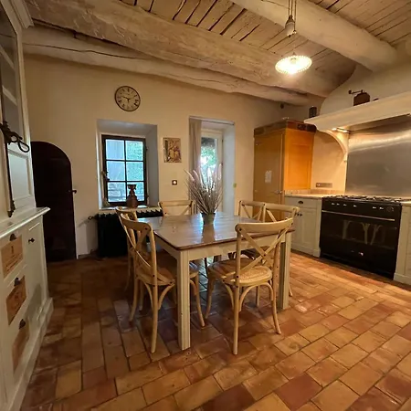 Séjour à la ferme Elegant 18th-century Bastide In Provence With Panoramic Views And Private Pool