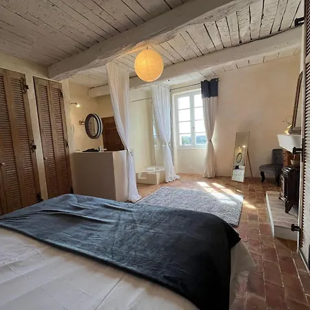Elegant 18th-century Bastide In Provence With Panoramic Views And Private Pool *