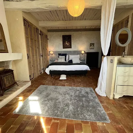 Elegant 18th-century Bastide In Provence With Panoramic Views And Private Pool Séjour à la ferme