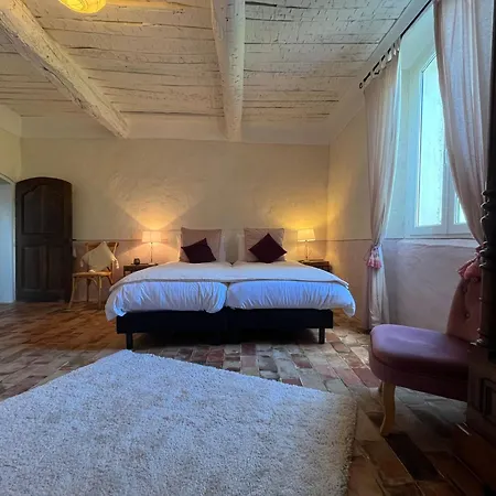 Elegant 18th-century Bastide In Provence With Panoramic Views And Private Pool Séjour à la ferme Valensole